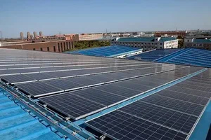 تصویر 1 از پنل خورشیدی شناور دریایی مناسب برای دریاچه